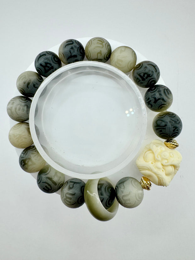 Bondi Wisdom Forest Green with Lion